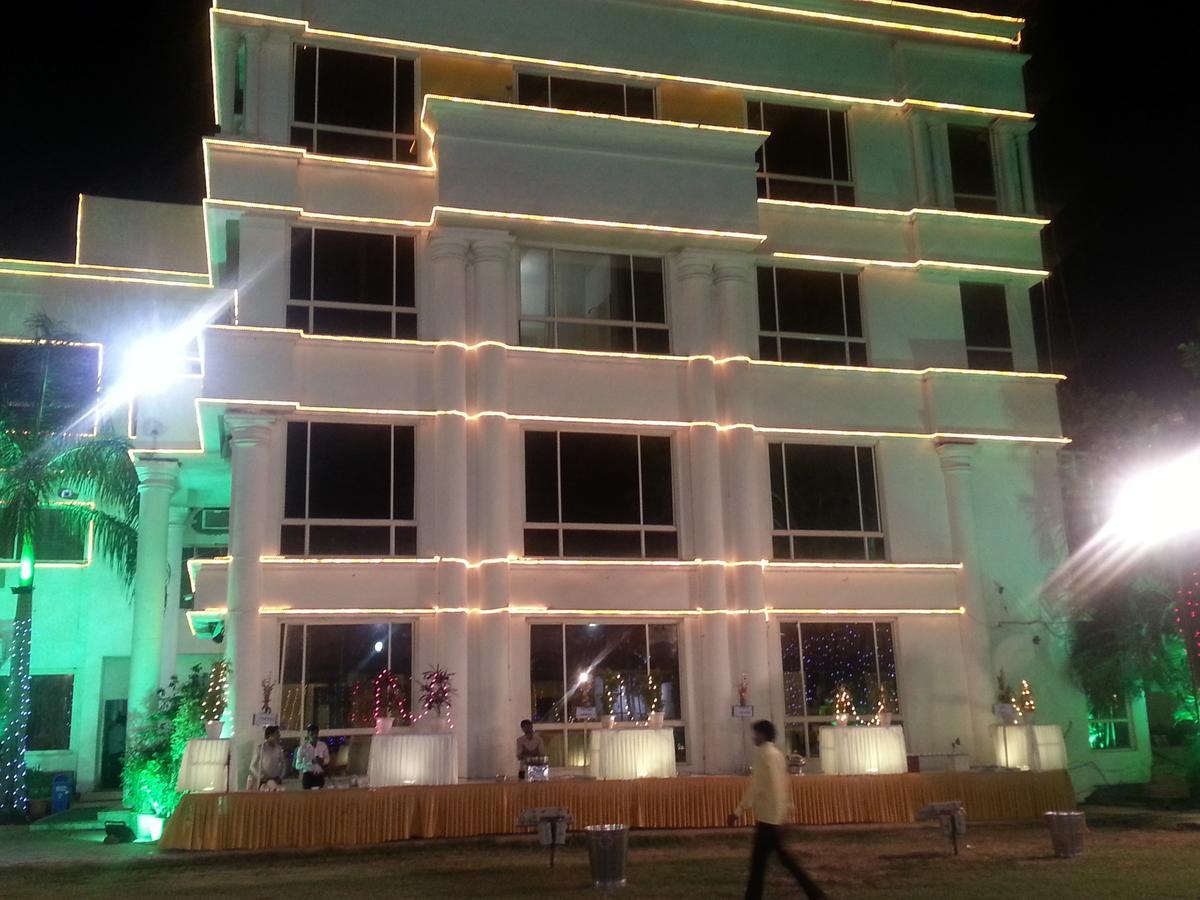 Sanskar Upvan Bhopal Bagian luar foto