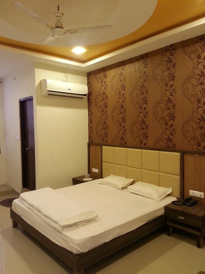 Sanskar Upvan Bhopal Bagian luar foto